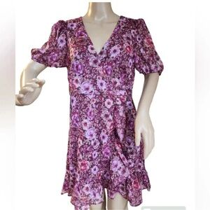MI AMI Francesca new ditzey floral size
Medium wrap dress